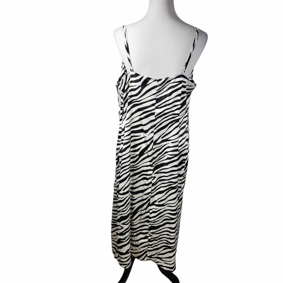 Forever 21 Plus size 1X Black & White Zebra Print Cami Maxi Dress - Picture 7 of 10